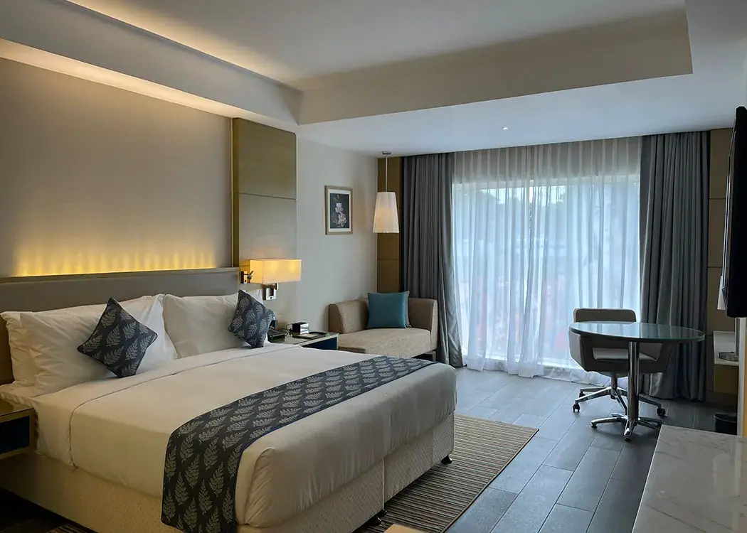 Deluxe Lake View Room 6
