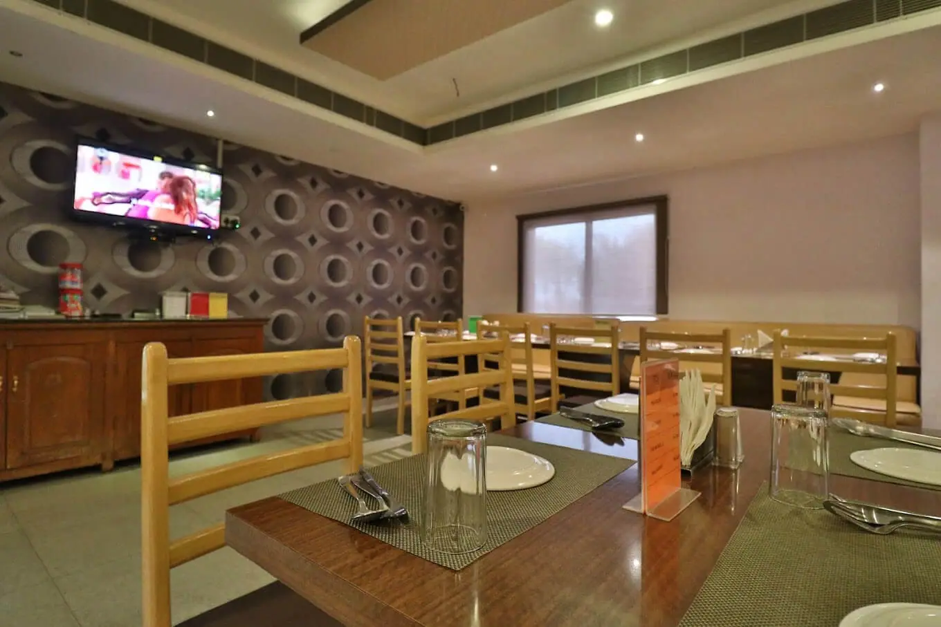 Deluxe Room 9