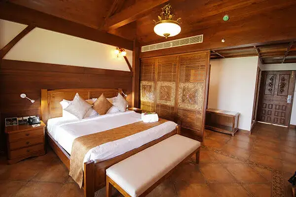 Lake View Room
